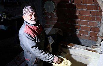 Değirmenin çarkını 64 yıldır döndürüyor