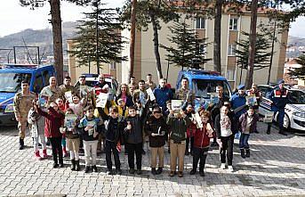 İlkokul öğrencilerinden jandarmaya ziyaret