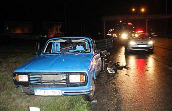 Kamyonetle tır çarpıştı: 2 yaralı