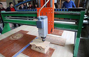 Liseliler 25 bin liraya CNC tezgahı üretti