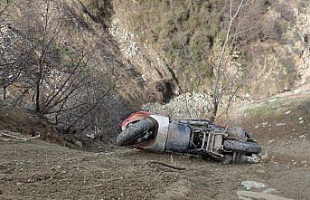 Motosikletle uçuruma yuvarlandı