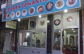 Poşette bulduğu 300 bin lirayı sahibine teslim etti