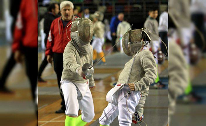 Samsun'da Açık Eskrim Turnuvası başladı
