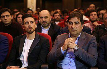 Ünal Karaman ve Trabzonsporlu futbolcular, öğrencilerle buluştu