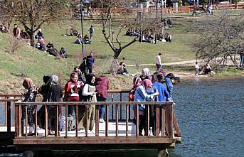 Gölcük Tabiat Parkı'nda ziyaretçi yoğunluğu
