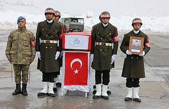 Hakkari'de şehit askerler için tören