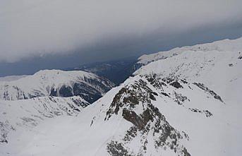 Heliski tutkunları Kaçkarlar'dan mutlu ayrıldı