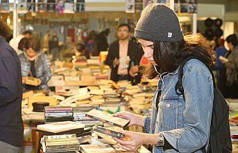 İndirimli kitap günleri CNR Kitap Fuarı’nda sürüyor
