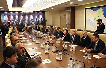 İzmir'de down sendromlu öğrencileri taşıyan minibüsün kazası