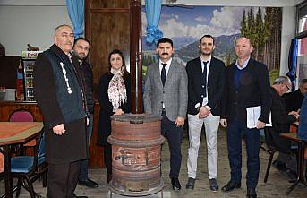 Kahvehaneleri gezerek kadına şiddetle mücadele ediyorlar