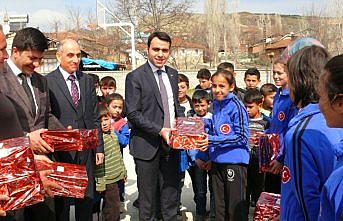 Kaymakam Baytok başarılı öğrencileri ödüllendirdi