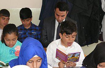 Kaymakam Baytok öğrencilerle kitap okudu