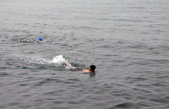 Mart ayında denize girdiler