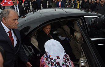 MHP Genel Başkanı Bahçeli, Mengen'de vatandaşları selamladı