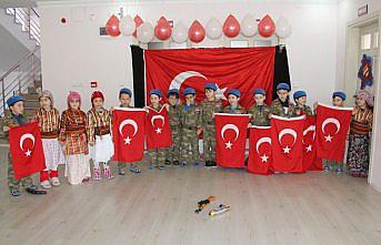 Minikler Çanakkale şehitlerini andı