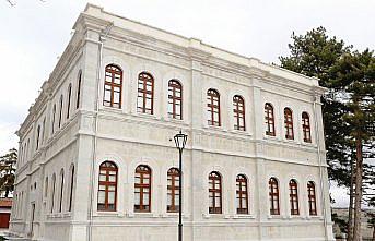 Tarihi binaya Prof. Dr. Fuat Sezgin'in adı verildi