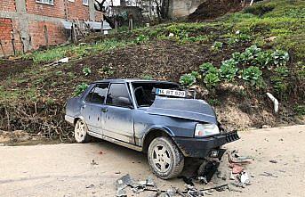 Tırla otomobil çarpıştı:  2 yaralı