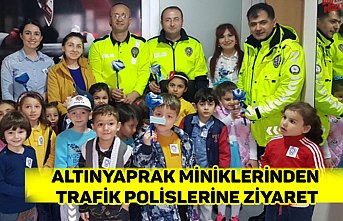 ALTINYAPRAK MİNİKLERİNDEN TRAFİK POLİSLERİNE ZİYARET