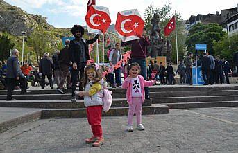 Amasya'da çocuklar için uçurtma şenliğinde eğlendi
