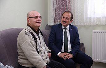 Bayburt Valisi Pehlivan'dan engelli çifte ziyaret