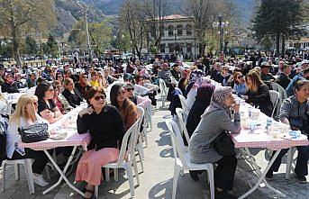 Belediye Başkanı Sarı, çalışanlar ve vatandaşlarla buluştu