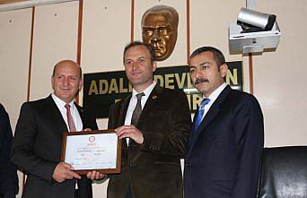 Belediye başkanları mazbatalarını aldı