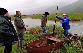 Düzce'de göl içerisinde 850 metre ağ yakalandı