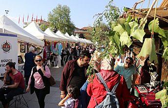 Festivalde 50 çeşit ottan yemek yapıldı