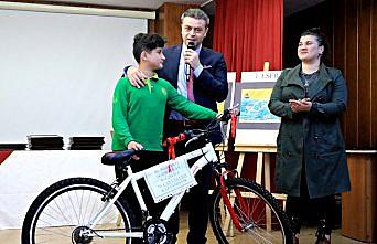 Gülsüm Sami Kefeli Ortaokulunda ödül töreni