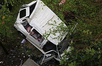 İşçileri taşıyan minibüs fındık bahçesine devrildi: 7 yaralı