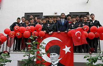İstanbul Kastamonu Gençlik, Atatürk'ün evini ziyaret etti