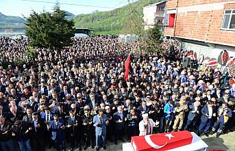 Kaza kurşunuyla şehit olan askerin cenazesi toprağa verildi