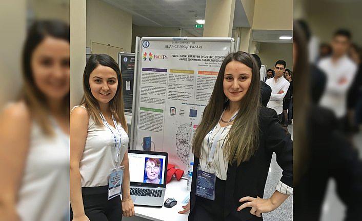 KBÜ'lü öğrencilerin mobil uygulama projesi ödül kazandı