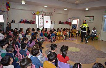 Merzifon'da minik öğrencilere trafik eğitimi