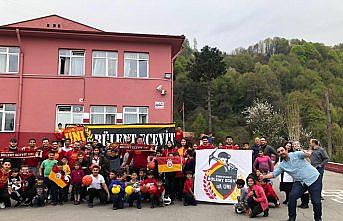 Minik öğrencilere üniversitelilerden yardım