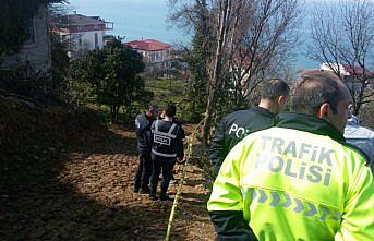 Rize'de çaylık alanda erkek cesedi bulundu