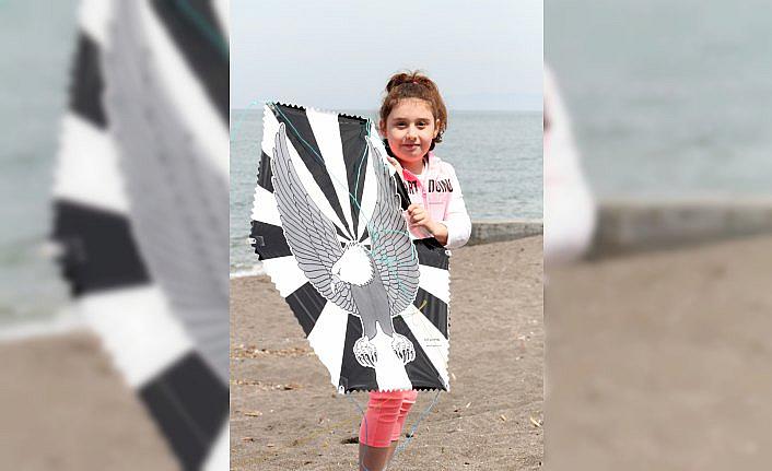 Sahilde uçurtma şenliği