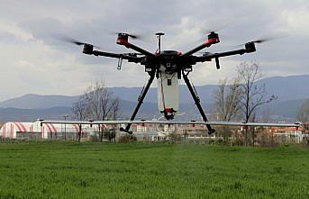 Tarımsal ilaçlama için drone tasarladı