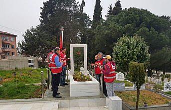 Türk Kızılay'dan şehit Çelik'in kabrine ziyaret
