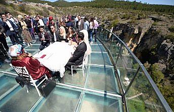 Türkiye'nin ilk cam seyir terasında nikah