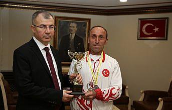 Vali Doruk'tan başarılı sporcuya kutlama