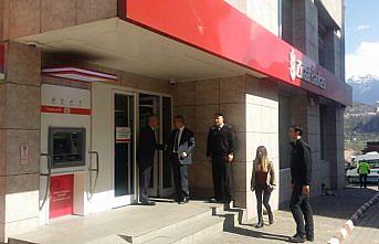 Vali Doruk'tan Ziraat Bankası Şubesine ziyaret