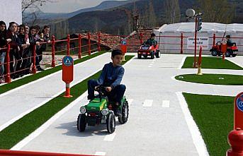 Yardımseverlerin katkısıyla ilçe okulu örnek hale geldi