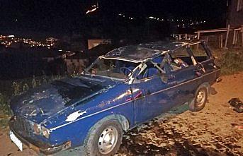 Amasya'da otomobil 3,5 metreden alt yola düştü: 2 yaralı