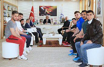 Başarılı sporcular ödüllendirildi