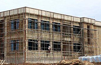 İskeleden düşen işçi ağır yaralandı