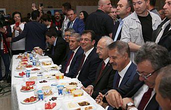 Kılıçdaroğlu, vatandaşlarla iftar yaptı