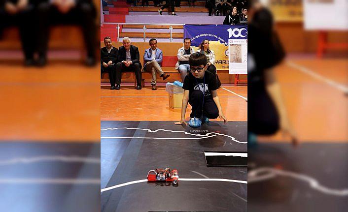 Öğrencilerin robotları 