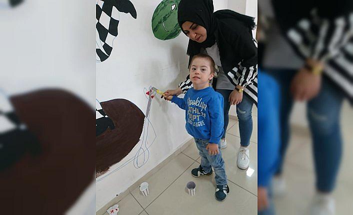 Okul duvarlarını boyadılar