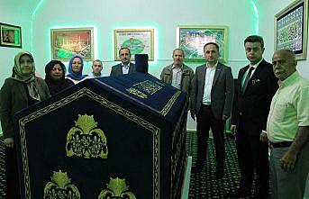 Seyyid Kutbiddin'in sanduka örtüsü yenilendi